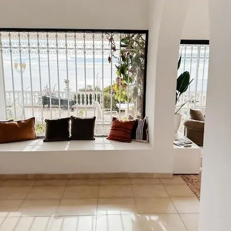 Costanera Villa *