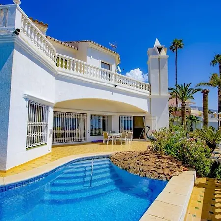 Villa Costanera *